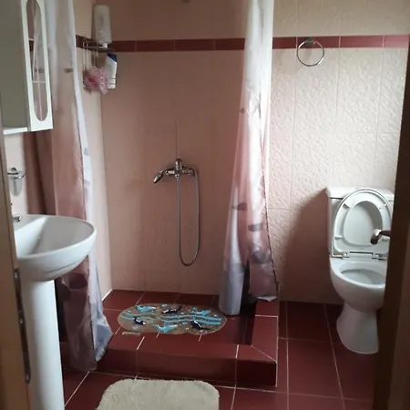 διπλακατοικια δηλεσι
